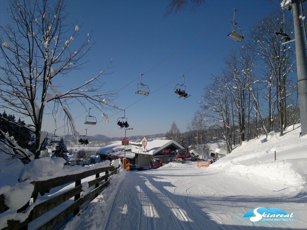 SKIARE�L HORN� DOMKY - ROKYTNICE NAD JIZEROU