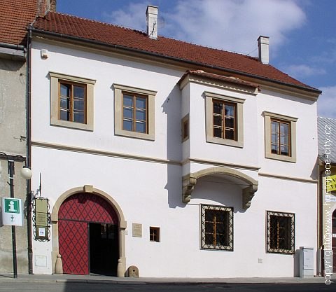 D�m u Synk� Hustope�e